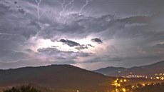 Na snímcích jsou zachycené unikátní úkazy na obloze. Jev zvaný elf, rudý... Na snímcích jsou zachycené unikátní úkazy na obloze. Jev zvaný elf, rudý...