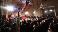 Udílení státních vyznamenání ve Vladislavském sále Praského hradu (28. íjna...