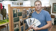 Roman Janas pátrá po osudech válečných zajatců z táborů na Jesenicku. V České... Roman Janas pátrá po osudech válečných zajatců z táborů na Jesenicku. V České...