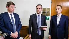 Koaliční jednání Pirátů, TOP09 a Praha Sobě o primátorovi hl.m.Prahy a koalici.... Koaliční jednání Pirátů, TOP09 a Praha Sobě o primátorovi hl.m.Prahy a koalici....