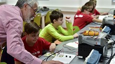 Laboratoř ON Semiconductor na VUT Brno Prostory se využívají i pro zábavné... Laboratoř ON Semiconductor na VUT Brno Prostory se využívají i pro zábavné...
