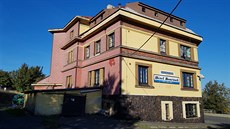 Vlastníkem hotelu Bouřňák je stále firma, kde sedí starostova družka ve správní... Vlastníkem hotelu Bouřňák je stále firma, kde sedí starostova družka ve správní...