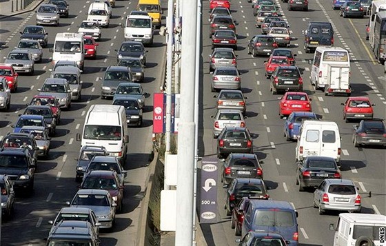 Zácpa u Villachu mila v poledne 60 kilometr. Ilustraní foto.