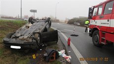 Zraněného řidiče odvezla záchranná služba do nemocnice. (29. října 2018) Zraněného řidiče odvezla záchranná služba do nemocnice. (29. října 2018)