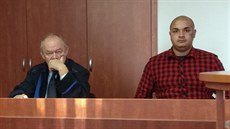 Obžalovaný Patrik Kotlár u Okresního soudu v Náchodě (30.10.2018) Obžalovaný Patrik Kotlár u Okresního soudu v Náchodě (30.10.2018)