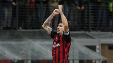 Alessio Romagnoli z AC Milán slaví gól. Alessio Romagnoli z AC Milán slaví gól.