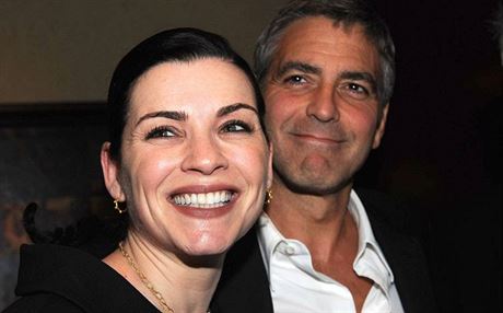 Hrdinové seriálu Pohotovost Julianna Marguliesová a George Clooney (2009)