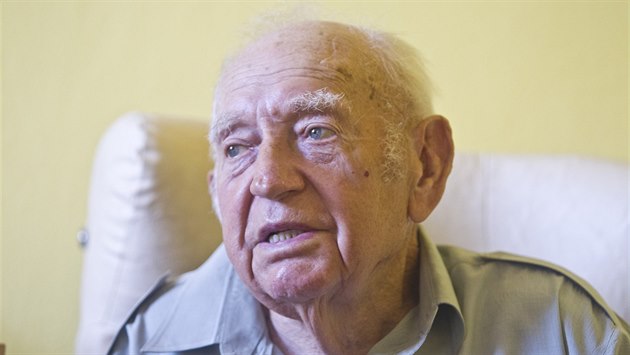 Válečný veterán Viktor Ráža se narodil 13. července 1925 v Ulbárově na Volyni.... Válečný veterán Viktor Ráža se narodil 13. července 1925 v Ulbárově na Volyni....