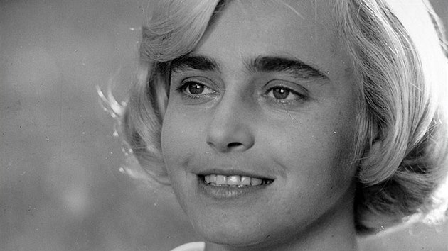 Eva Límanová ve filmu Zlatá reneta (1965) Eva Límanová ve filmu Zlatá reneta (1965)