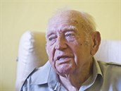 Válečný veterán Viktor Ráža se narodil 13. července 1925 v Ulbárově na Volyni.... Válečný veterán Viktor Ráža se narodil 13. července 1925 v Ulbárově na Volyni....