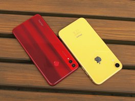 Honor 8X a Apple iPhone XR