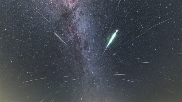 Nejjasnj bolid z meteorickho pedstaven zachytil Petr Horlek u observatoe na Kolonickm sedle na vchod Slovenska. 