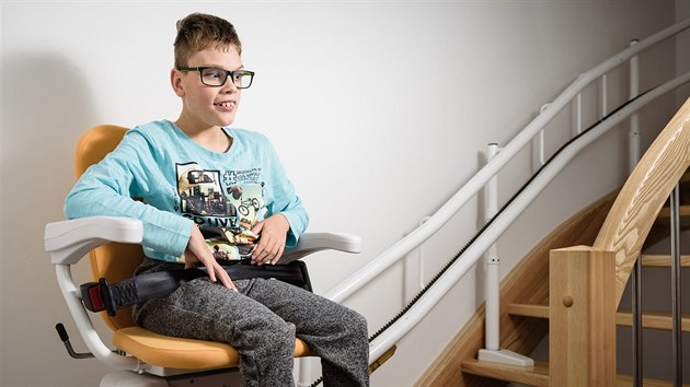 Desetilet Tobi z Lomnice nad Popelkou po narozen prodlal dtskou mozkovou obrnu a pes deset operac.