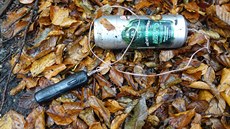 Ochránci přírody při úklidu Jizerských hor nalezli podezřelý předmět (3.... Ochránci přírody při úklidu Jizerských hor nalezli podezřelý předmět (3....