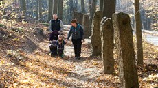 Turisté teď mohou od nádraží zabočit vpravo na novou lesní stezku pro pěší. Turisté teď mohou od nádraží zabočit vpravo na novou lesní stezku pro pěší.