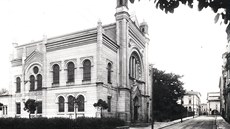 Synagoga v Novém Jiín po svém dokonení v roce 1905. Po 2. svtové válce...