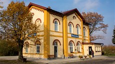 elezniní stanice Blíevedly na eskolipsku (7. listopadu 2018)
