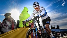 Mathieu van der Poel v terénu. Mathieu van der Poel v terénu.