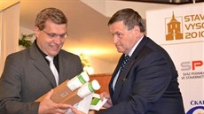 Josef Vojta (vlevo) se jako místostarosta podílel na rozvoji Bystřice nad... Josef Vojta (vlevo) se jako místostarosta podílel na rozvoji Bystřice nad...