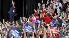 Americký prezident Donald Trump v kampani před volbami (5. listopadu 2018) Americký prezident Donald Trump v kampani před volbami (5. listopadu 2018)