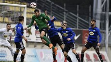 Zleva brankář Bohemians Tomáš Fryšták, jeho spoluhráč Martin Dostál, Karel... Zleva brankář Bohemians Tomáš Fryšták, jeho spoluhráč Martin Dostál, Karel...