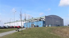 Z haly museli hasiči evakuovat 250 lidí. Někteří si stěžovali na nevolnosti. Z haly museli hasiči evakuovat 250 lidí. Někteří si stěžovali na nevolnosti.