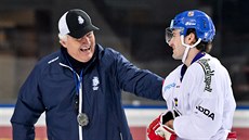 Trenér hokejové reprezentace Miloš Říha (vlevo) a obránce Petr Zámorský Trenér hokejové reprezentace Miloš Říha (vlevo) a obránce Petr Zámorský