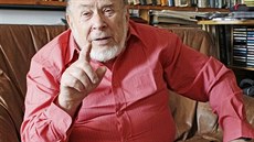 Výtvarník Luboš Zvičina, autor plechových poutačů pro Zoo Dvůr Králové. Výtvarník Luboš Zvičina, autor plechových poutačů pro Zoo Dvůr Králové.