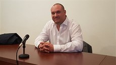Peter Rumanský před klatovským okresním soudem. (6. 11. 2018) Peter Rumanský před klatovským okresním soudem. (6. 11. 2018)