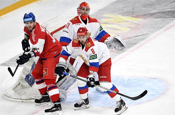 Momentka ze souboje eských hokejist proti Rusku. 