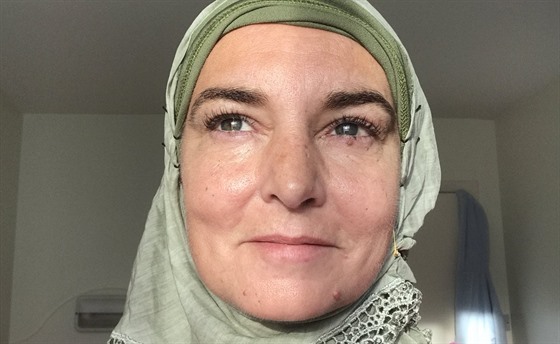 Sinéad OConnorová, nov muslimka Shuhada Davittová (2018)