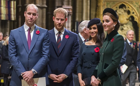 Princ William, princ Harry, vévodkyn Meghan a vévodkyn Kate ve...