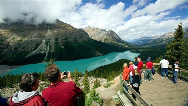 Ledovcové jezero Peyto Lake v kanadském národním parku Banff Ledovcové jezero Peyto Lake v kanadském národním parku Banff