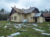 Začala rekonstrukce hájovny U Dvou šraňků v hradeckých lesích (13.11.2018). Začala rekonstrukce hájovny U Dvou šraňků v hradeckých lesích (13.11.2018).