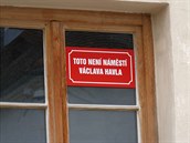 Cedule už z litomyšlského informačního centra zmizela. Cedule už z litomyšlského informačního centra zmizela.