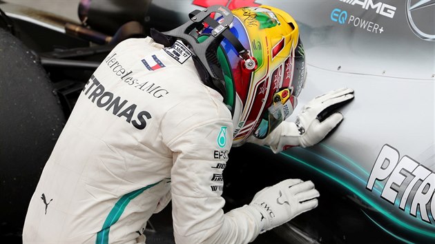 Lewis Hamilton dkuje sv formuli Mercedes za spnou a rychlou jzdu ve Velk cen Brazlie.