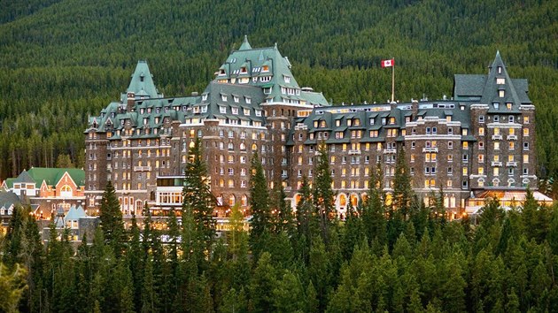 Hotel The Fairmont Banff Springs se nachz v nadmosk vce 1 414 metr. Pro hosty je zde pipraveno celkem 764 pokoj.