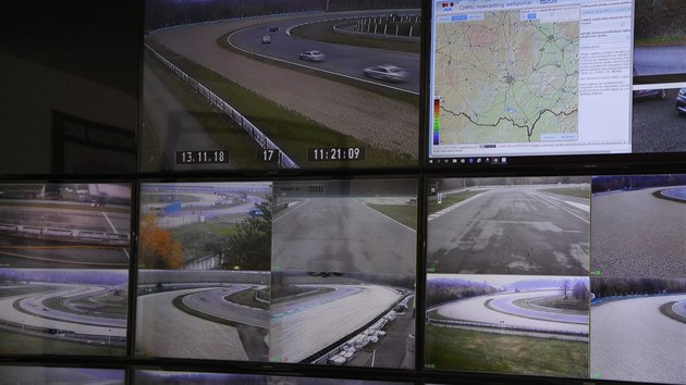 Zchrann sloky trnovaly ostrou jzdu na brnnskm autodromu.