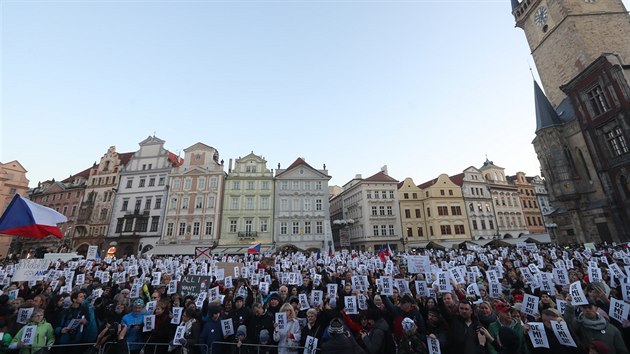Protest proti Andreji Babiovi na Staromstskm nmst.