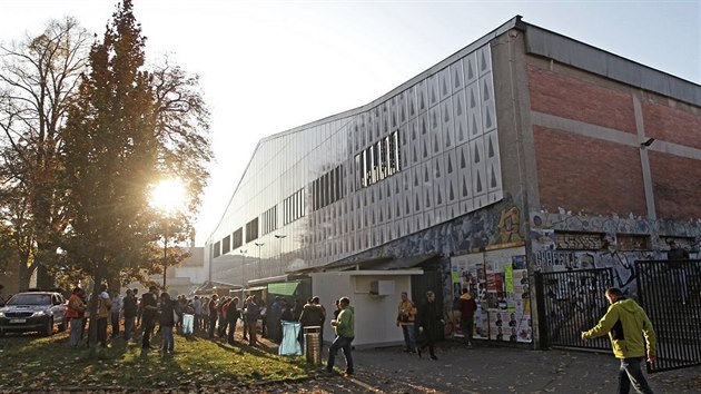 Na Horck zimn stadion v Jihlav chod fanouci na hokej u od roku 1956. A podle pln novho veden magistrtu by tomu tak mlo bt i nadle. Ppadnou stavbu nov haly na jinm mst toti nee.