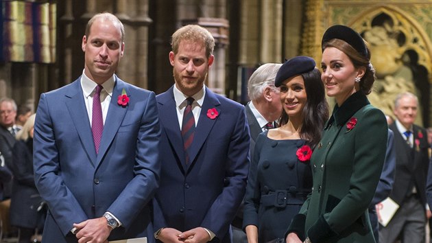 Princ William, princ Harry, vvodkyn Meghan a vvodkyn Kate ve Westminsterskm opatstv (Londn, 11. listopadu 2018)