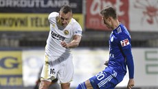Zleva Zoran Gajič ze Zlína a Šimon Falta z Olomouce. Zleva Zoran Gajič ze Zlína a Šimon Falta z Olomouce.