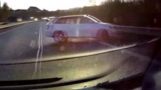 Policie obvinila dvaačtyřicetiletého řidiče z Chomutovska, který opakovaně... Policie obvinila dvaačtyřicetiletého řidiče z Chomutovska, který opakovaně...