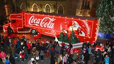 Vánoční kamion společnosti Coca-Cola v britském Birminghamu (3. prosince 2013) Vánoční kamion společnosti Coca-Cola v britském Birminghamu (3. prosince 2013)