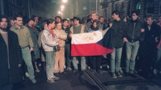 Listopadové dny v roce 1989 byly velkou událostí, která zahýbala společností na... Listopadové dny v roce 1989 byly velkou událostí, která zahýbala společností na...