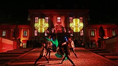 Trojský zámek v Praze potěší dnes večer milovníky luxusního spodního prádla.... Trojský zámek v Praze potěší dnes večer milovníky luxusního spodního prádla....