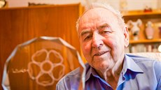 Ladislav Šenkýř převzal Křišťálovou růži za celoživotní působení u... Ladislav Šenkýř převzal Křišťálovou růži za celoživotní působení u...