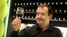 Ředitel Habánských sklepů Josef Svoboda je pyšný na novou vinotéku a... Ředitel Habánských sklepů Josef Svoboda je pyšný na novou vinotéku a...