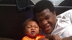 Policisty zastřelený Jemel Roberson se svým synem Policisty zastřelený Jemel Roberson se svým synem