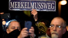 Návštěvu Merkelové v Chemnitzu doprovázela demonstrace jejích odpůrců... Návštěvu Merkelové v Chemnitzu doprovázela demonstrace jejích odpůrců...